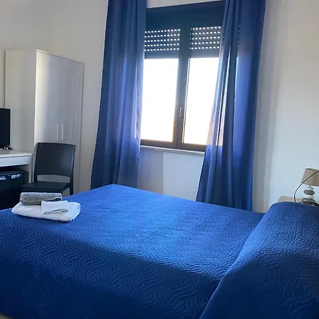 None Holiday Hotel 호텔 3*
