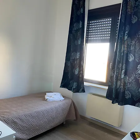 None Holiday Hotel 3*
