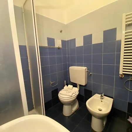 None Holiday Hotel 酒店 诺内