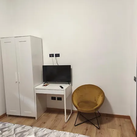 None Holiday Hotel None