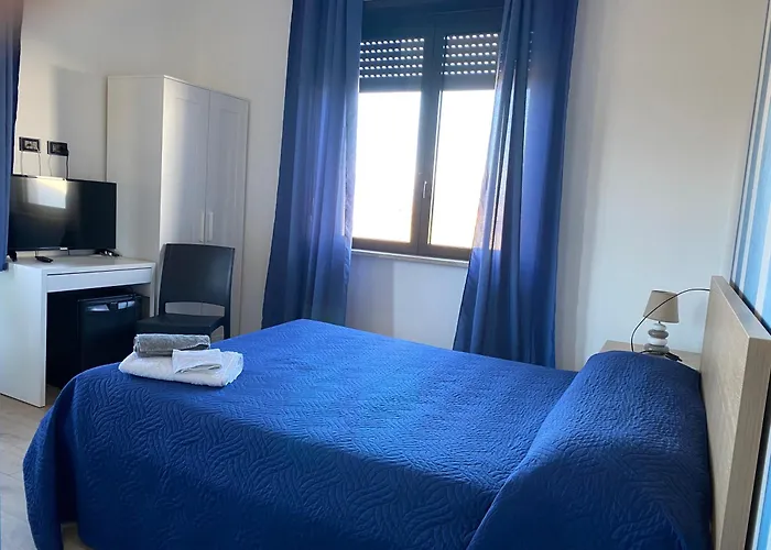 None Holiday Hotel 호텔 3*