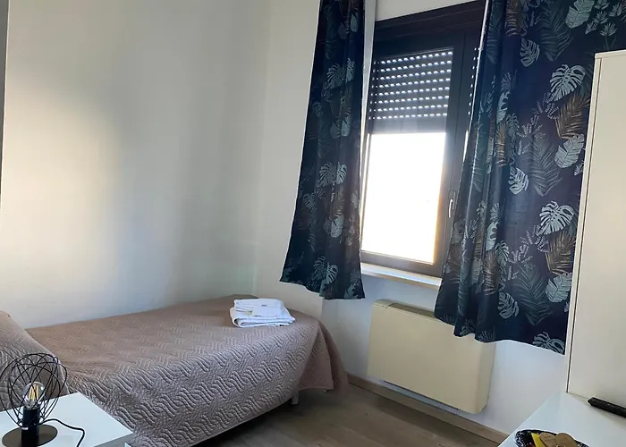 None Holiday Hotel 3*