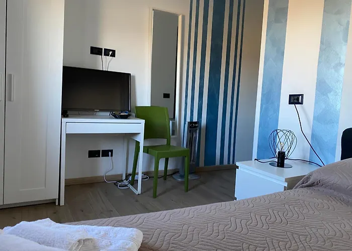 None Holiday Hotel 3*
