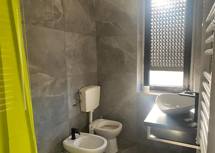 None Holiday Hotel 3*